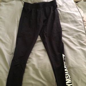 Gym shark leggings